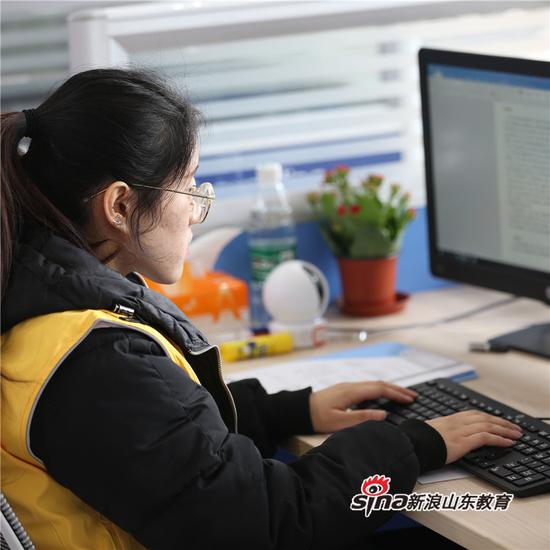 货运代理赛项亚军许晓萌